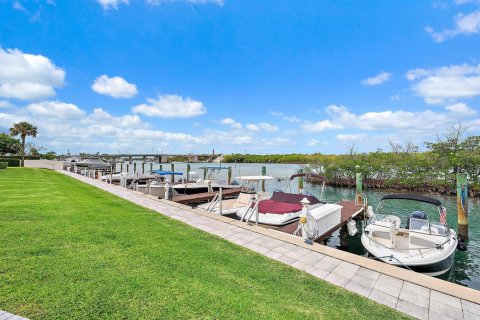 Condo in Tequesta, Florida, 2 bedrooms № 2385541 - photo 7