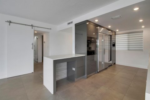 Condo in Tequesta, Florida, 2 bedrooms № 2385541 - photo 18
