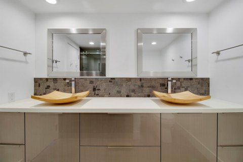 Condo in Tequesta, Florida, 2 bedrooms № 2385541 - photo 29