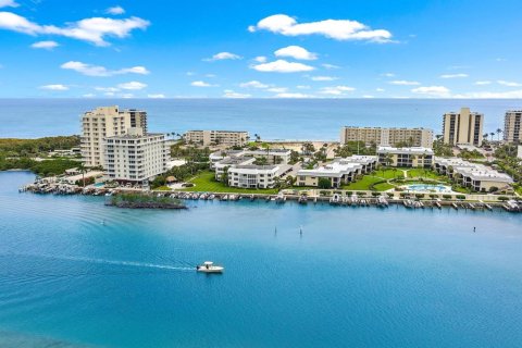 Condo in Tequesta, Florida, 2 bedrooms  № 2385541