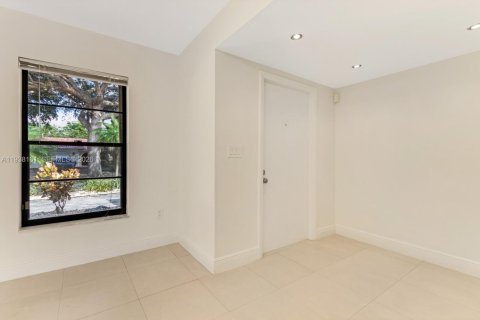 Villa ou maison à louer à Miami Lakes, Floride: 4 chambres, 226.12 m2 № 2001155 - photo 26