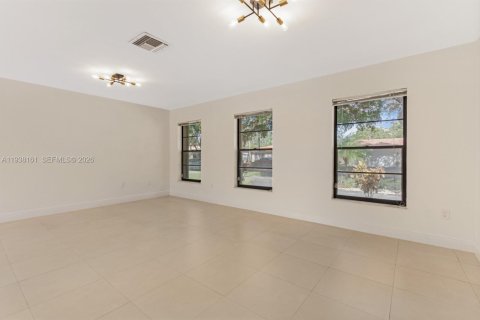 Villa ou maison à louer à Miami Lakes, Floride: 4 chambres, 226.12 m2 № 2001155 - photo 25