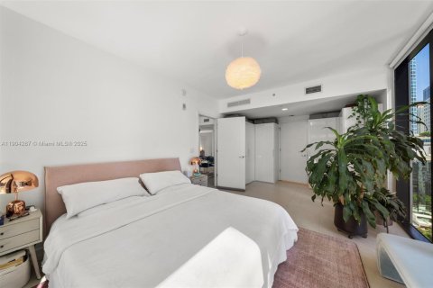 Condominio en venta en Miami, Florida, 1 dormitorio, 102.19 m2 № 2020564 - foto 19