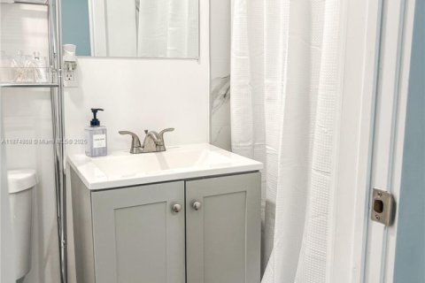 Casa en alquiler en Miami, Florida, 1 dormitorio, 46.45 m2 № 1926307 - foto 14