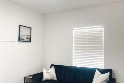 Casa en alquiler en Miami, Florida, 1 dormitorio, 46.45 m2 № 1926307 - foto 10