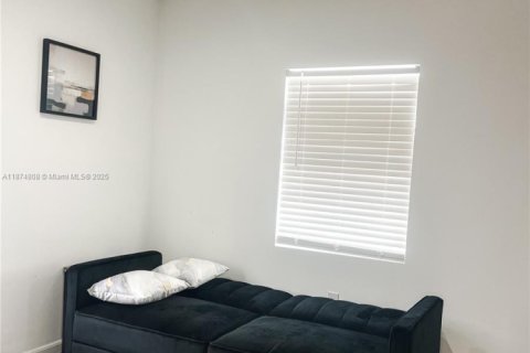 Casa en alquiler en Miami, Florida, 1 dormitorio, 46.45 m2 № 1926307 - foto 11