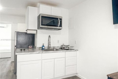 Casa en alquiler en Miami, Florida, 1 dormitorio, 46.45 m2 № 1926307 - foto 8