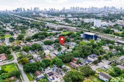 Casa en alquiler en Miami, Florida, 1 dormitorio, 46.45 m2 № 1926307 - foto 20