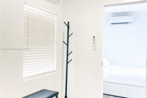 Casa en alquiler en Miami, Florida, 1 dormitorio, 46.45 m2 № 1926307 - foto 18