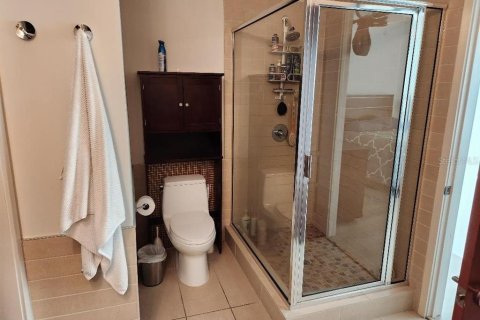 Condo in Tampa, Florida, 2 bedrooms  № 1912315 - photo 9