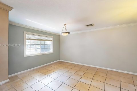 House in Homestead, Florida 4 bedrooms, 151.8 sq.m. № 1776331 - photo 23