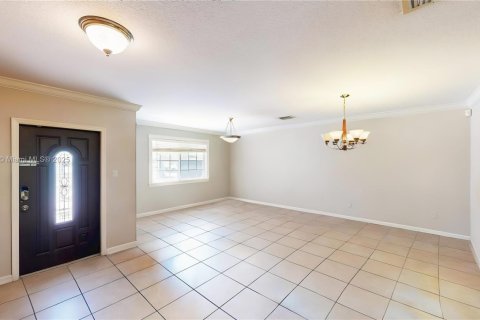 House in Homestead, Florida 4 bedrooms, 151.8 sq.m. № 1776331 - photo 8