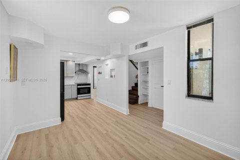 Townhouse in Aventura, Florida 3 bedrooms, 123.56 sq.m. № 2185902 - photo 14