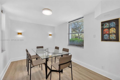 Townhouse in Aventura, Florida 3 bedrooms, 123.56 sq.m. № 2185902 - photo 10