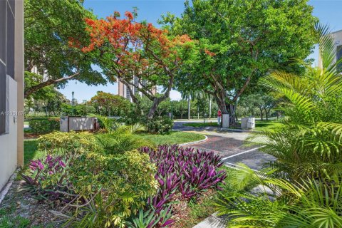 Townhouse in Aventura, Florida 3 bedrooms, 123.56 sq.m. № 2185902 - photo 30