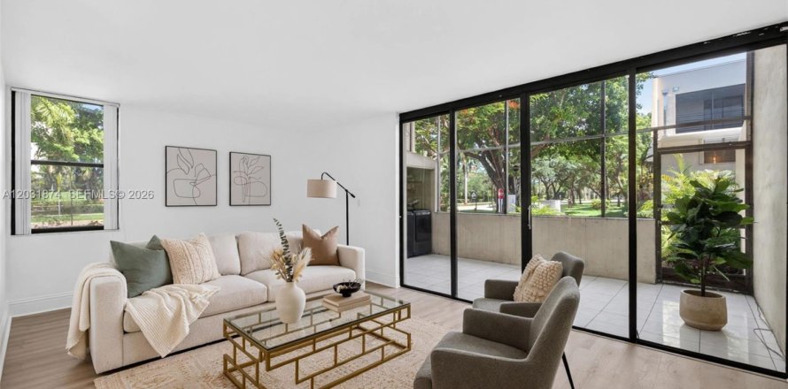 Townhouse in Aventura, Florida 3 bedrooms, 123.56 sq.m. № 2185902