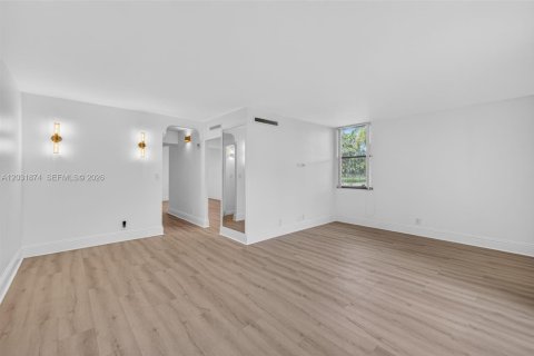 Townhouse in Aventura, Florida 3 bedrooms, 123.56 sq.m. № 2185902 - photo 19