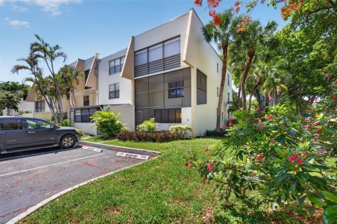 Townhouse in Aventura, Florida 3 bedrooms, 123.56 sq.m. № 2185902 - photo 29