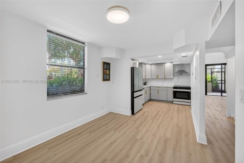 Townhouse in Aventura, Florida 3 bedrooms, 123.56 sq.m. № 2185902 - photo 15