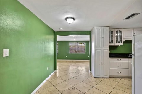 House in Port Richey, Florida 2 bedrooms, 96.99 sq.m. № 1909976 - photo 7