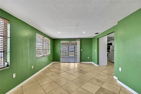House in Port Richey, Florida 2 bedrooms, 96.99 sq.m. № 1909976 - photo 14