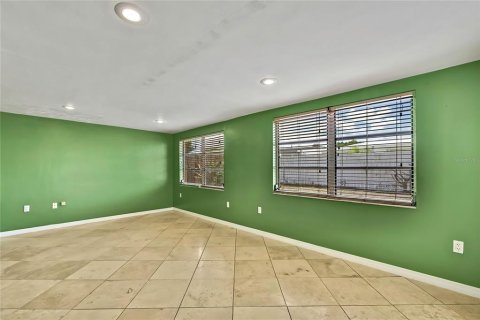 House in Port Richey, Florida 2 bedrooms, 96.99 sq.m. № 1909976 - photo 9