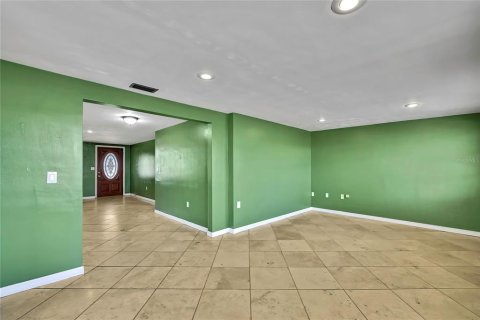 House in Port Richey, Florida 2 bedrooms, 96.99 sq.m. № 1909976 - photo 12