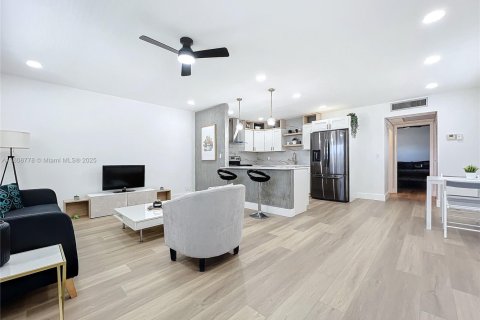 Condominio en venta en Delray Beach, Florida, 1 dormitorio, 66.89 m2 № 1865196 - foto 1