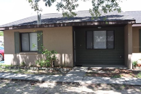 Appartement à Auburndale, Floride 2 chambres, 83.61 m2 № 2374016