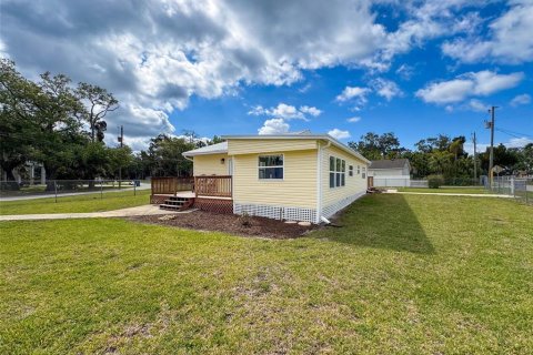 House in Weeki Wachee, Florida 2 bedrooms, 54.63 sq.m. № 1812445 - photo 9