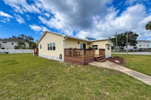 House in Weeki Wachee, Florida 2 bedrooms, 54.63 sq.m. № 1812445 - photo 8