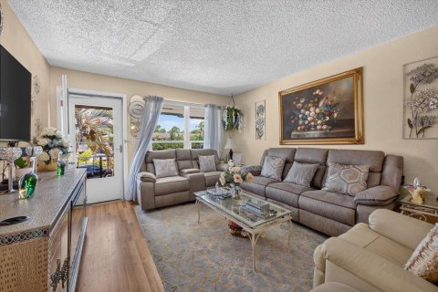 Copropriété à vendre à Boca Raton, Floride: 2 chambres, 97.83 m2 № 2281254 - photo 5
