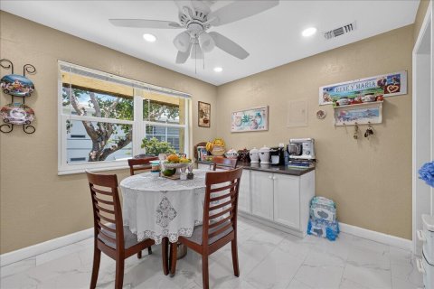 Copropriété à vendre à Boca Raton, Floride: 2 chambres, 97.83 m2 № 2281254 - photo 14
