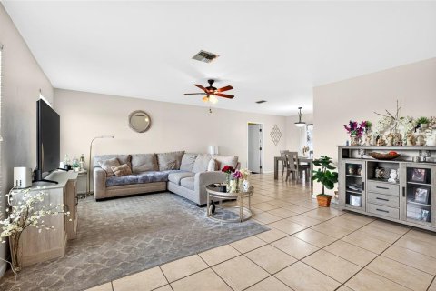House in Ocala, Florida 3 bedrooms, 130.71 sq.m. № 2100958 - photo 3