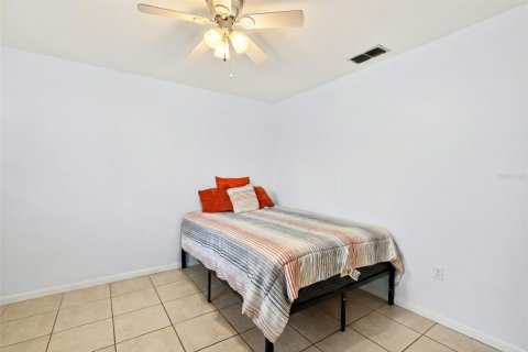 House in Ocala, Florida 3 bedrooms, 130.71 sq.m. № 2100958 - photo 14