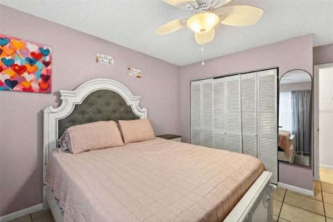 House in Ocala, Florida 3 bedrooms, 130.71 sq.m. № 2100958 - photo 17