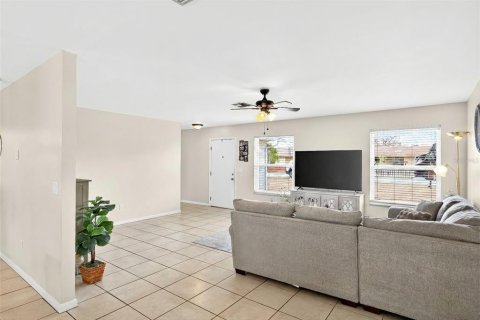 House in Ocala, Florida 3 bedrooms, 130.71 sq.m. № 2100958 - photo 5