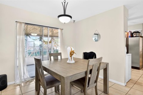 House in Ocala, Florida 3 bedrooms, 130.71 sq.m. № 2100958 - photo 6
