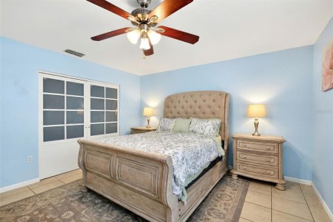 House in Ocala, Florida 3 bedrooms, 130.71 sq.m. № 2100958 - photo 11
