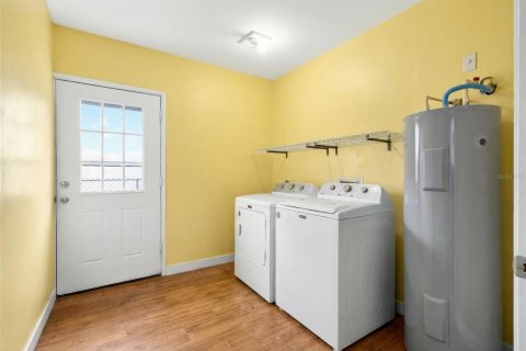 House in Ocala, Florida 3 bedrooms, 130.71 sq.m. № 2100958 - photo 18