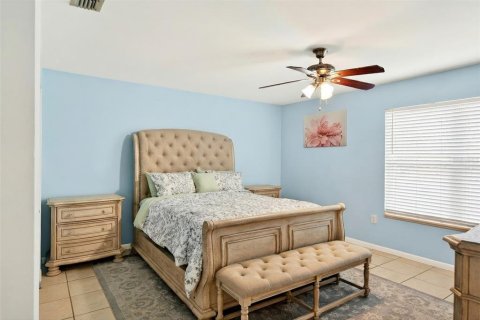 House in Ocala, Florida 3 bedrooms, 130.71 sq.m. № 2100958 - photo 10