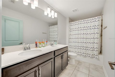 Villa ou maison à vendre à Kissimmee, Floride: 5 chambres, 319.4 m2 № 2310874 - photo 18