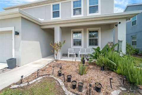 Villa ou maison à vendre à Kissimmee, Floride: 5 chambres, 319.4 m2 № 2310874 - photo 2