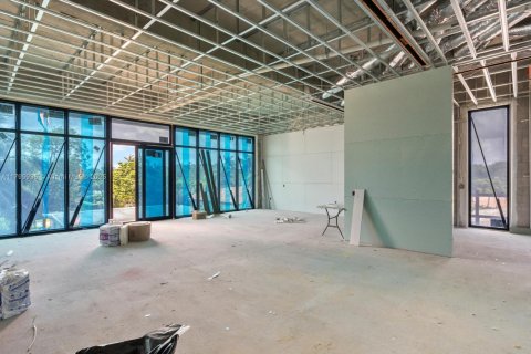 House in Miami Shores, Florida 5 bedrooms, 669.55 sq.m. № 1712664 - photo 9
