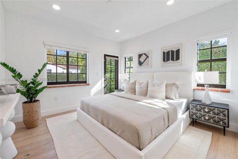 Casa en venta en Coral Gables, Florida, 3 dormitorios, 136.19 m2 № 1986665 - foto 9