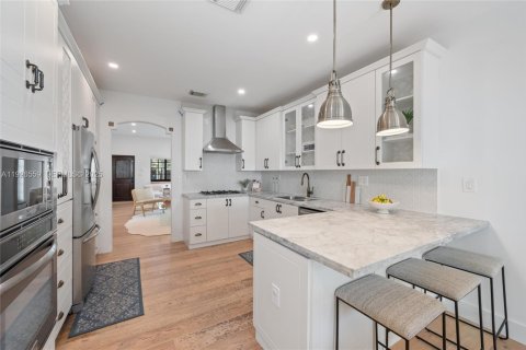 Casa en venta en Coral Gables, Florida, 3 dormitorios, 136.19 m2 № 1986665 - foto 7