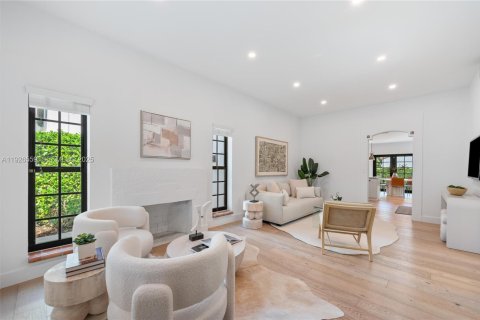 Casa en venta en Coral Gables, Florida, 3 dormitorios, 136.19 m2 № 1986665 - foto 2