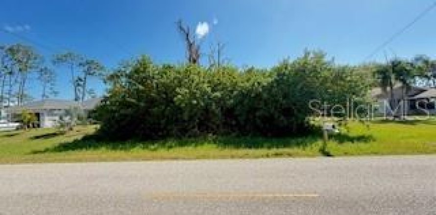 Land in Port Charlotte, Florida № 2161533