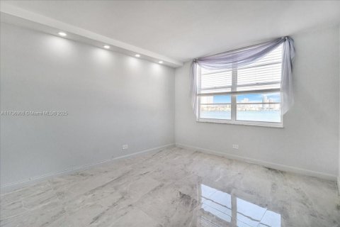 Купить кондоминиум в Санни-Айлс-Бич, Флорида 2 спальни, 170.01м2, № 1485689 - фото 30