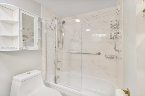 Купить кондоминиум в Санни-Айлс-Бич, Флорида 2 спальни, 170.01м2, № 1485689 - фото 12